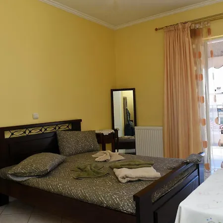 New Central Apartment In Argos *